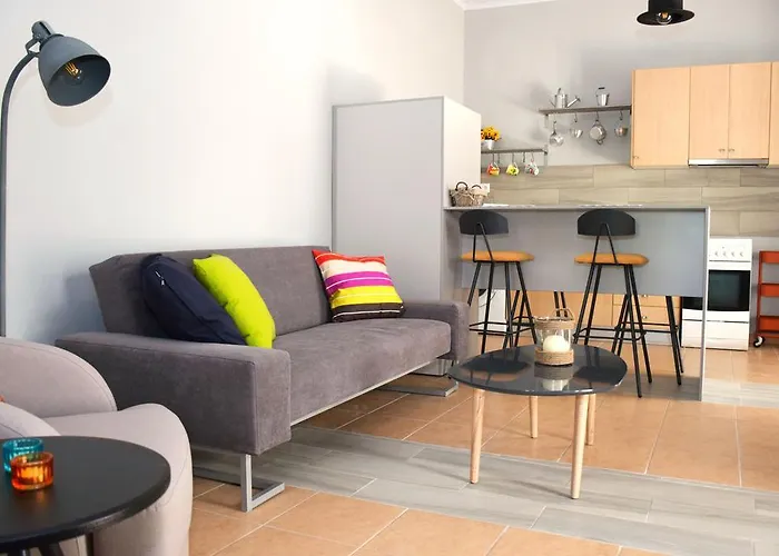 Evaris Apartments Апартаменты